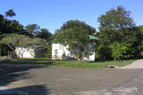 Property photo of 27 Pacific Street Crescent Head NSW 2440