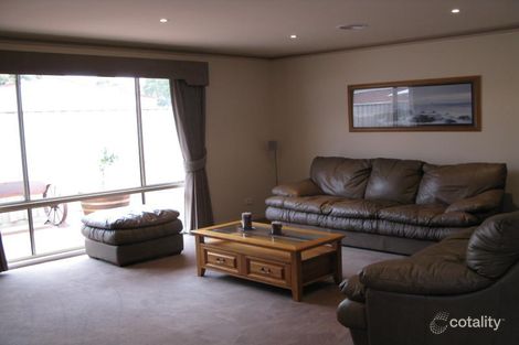 Property photo of 19 Tantallon Boulevard Beaconsfield VIC 3807