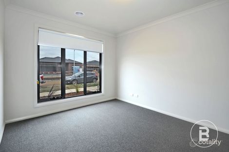 17 Racing Way, Winter Valley, VIC 3358