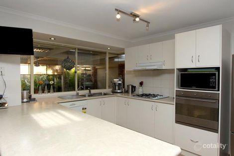 Property photo of 5 Boga Place Manor Lakes VIC 3024