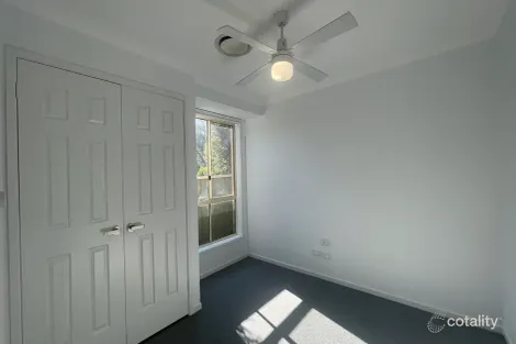 Property photo of 4 Springvale Circuit Cameron Park NSW 2285