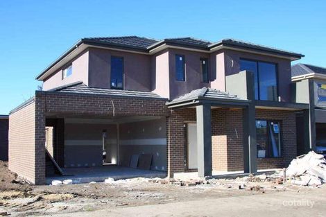 2 Huntingfield Dr, South Morang, VIC 3752