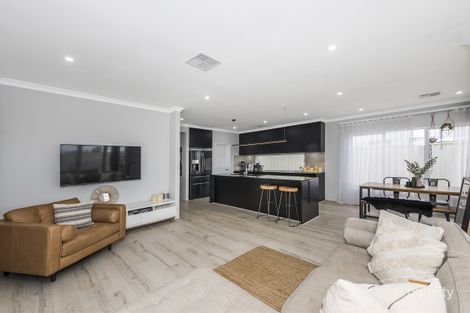 Property photo of 45 Entrance Road Coogee WA 6166