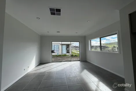 Property photo of 11 Synod Drive Beveridge VIC 3753