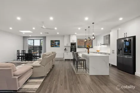 Property photo of 6 Savile Place Narre Warren VIC 3805