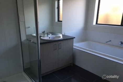Property photo of 5 Peroomba Drive Point Cook VIC 3030