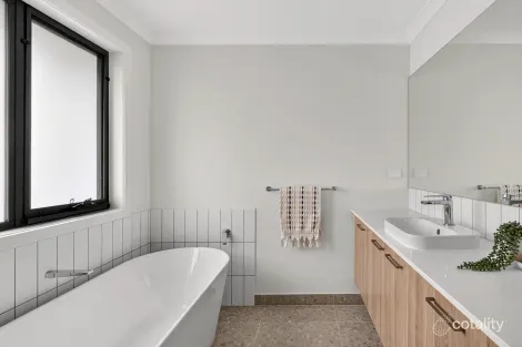 Property photo of 74 Pearlrock Drive Mount Duneed VIC 3217