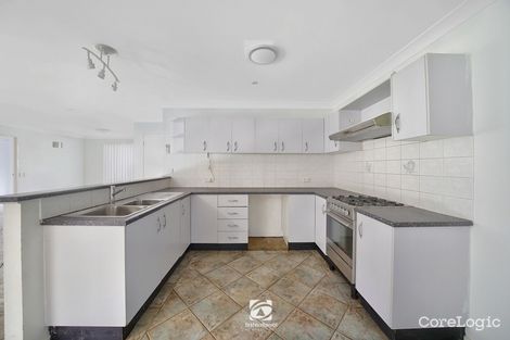 Property photo of 30 Downes Crescent Currans Hill NSW 2567