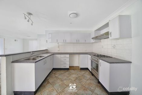 Property photo of 30 Downes Crescent Currans Hill NSW 2567