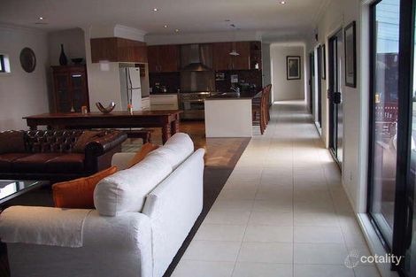 Property photo of 2 Surfrider Court Torquay VIC 3228