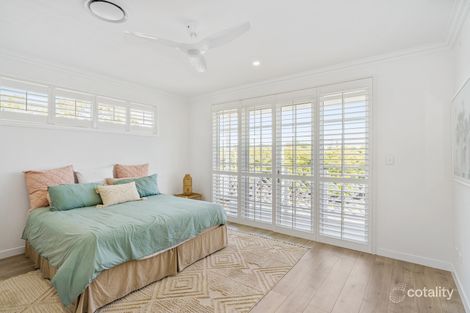 Property photo of 9 Waterloo Esplanade Wynnum QLD 4178