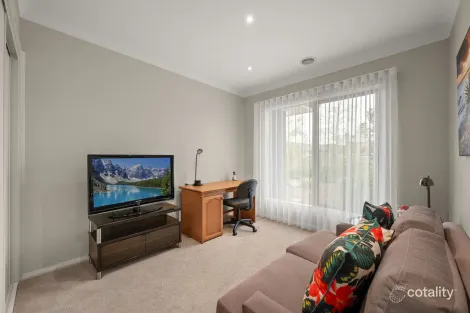 Property photo of 10 History Lane Narre Warren South VIC 3805