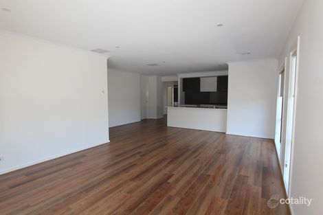 Property photo of 17 Faolan Way Cranbourne West VIC 3977