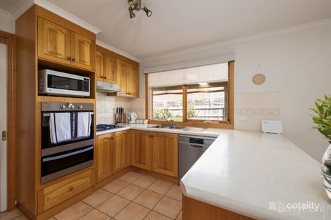 Property photo of 10 Allardice Parade Berwick VIC 3806