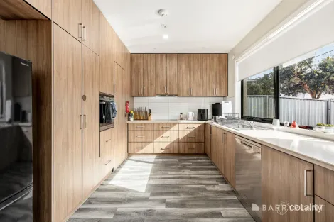 Property photo of 2 Crown Road Bonbeach VIC 3196