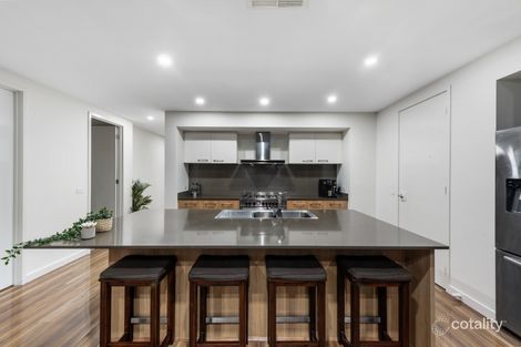 Property photo of 32 Aubisque Close Fraser Rise VIC 3336