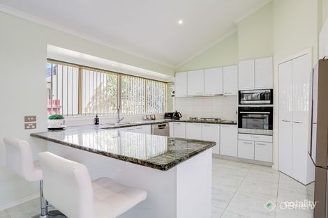Property photo of 3 Meldrum Close Taylors Lakes VIC 3038