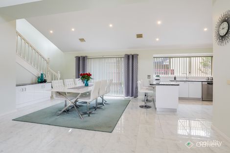 Property photo of 3 Meldrum Close Taylors Lakes VIC 3038