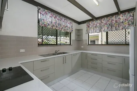 Property photo of 2 Makena Crescent Birkdale QLD 4159