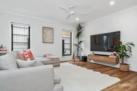 Property photo of 2 Simmons Court Chirnside Park VIC 3116