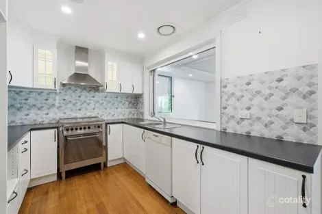 28 Chesney Dr, Ringwood, VIC 3134