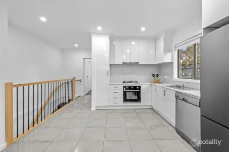 Property photo of 4/27 Kumara Circuit South Morang VIC 3752