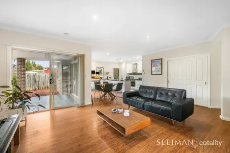 Property photo of 19 Chittenup Bend Sydenham VIC 3037