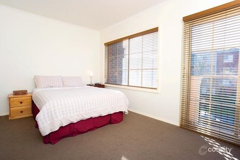 Property photo of 22 Newmarket Way Flemington VIC 3031