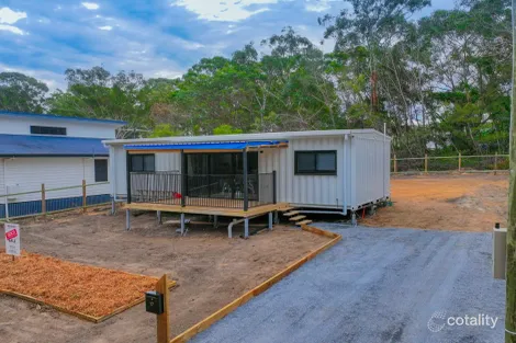 17 Zinnia St, Russell Island, QLD 4184