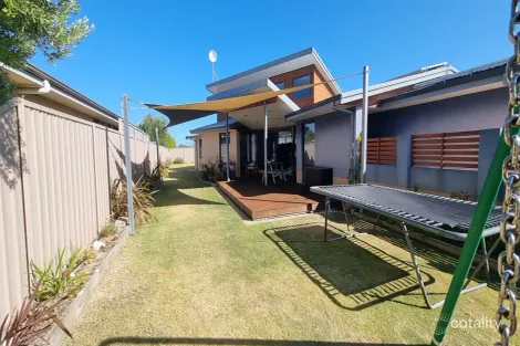 4 Baleine Dr, Castletown, WA 6450