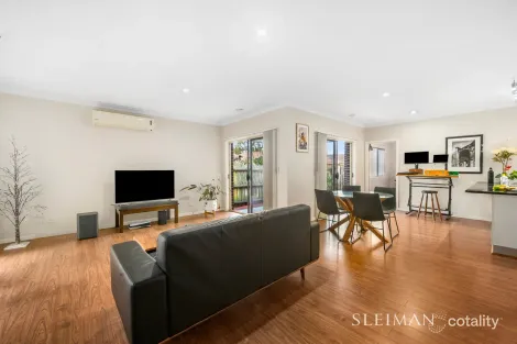 Property photo of 19 Chittenup Bend Sydenham VIC 3037