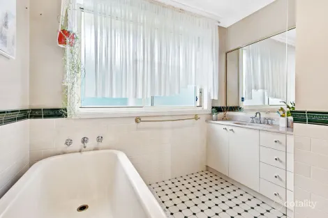 Property photo of 21 Marigold Close Glenmore Park NSW 2745