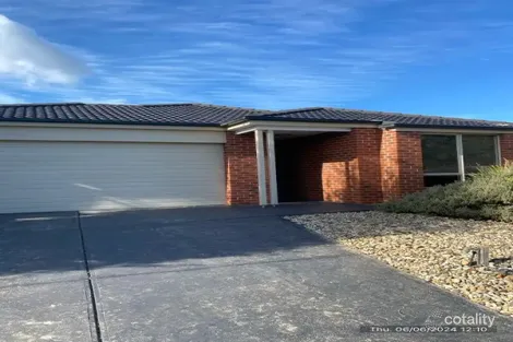 Property photo of 17 Dunraven Crescent Doreen VIC 3754