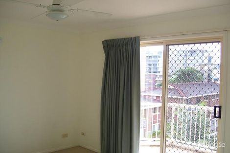 Property photo of 21/234 Shafston Avenue Kangaroo Point QLD 4169