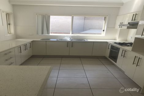 Property photo of 5 Wainewright Avenue West Hoxton NSW 2171