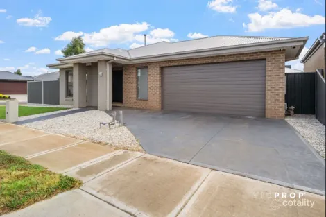 1 Innage Ave, Strathtulloh, VIC 3338