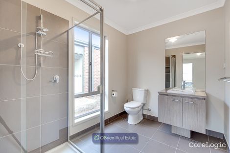 Property photo of 6 Fenix Way Clyde North VIC 3978