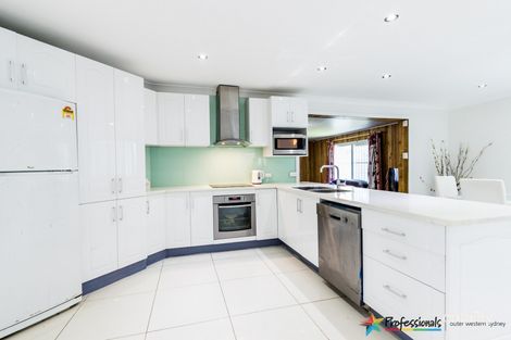 Property photo of 35 Fantail Crescent Erskine Park NSW 2759