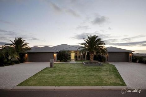 Property photo of 13 Finch Way Highfields QLD 4352