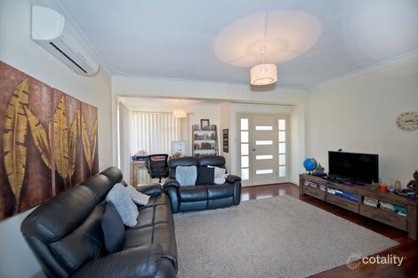 Property photo of 105 Bay View Drive Little Grove WA 6330