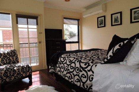 Property photo of 4/32 Fisher Parade Ascot Vale VIC 3032