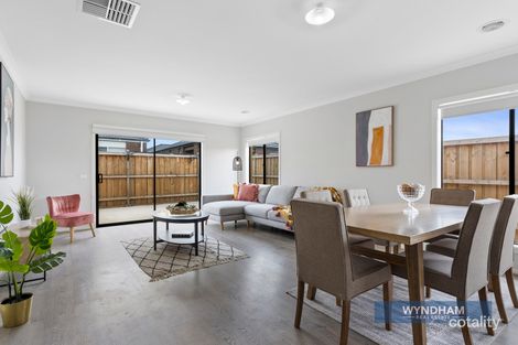 Property photo of 10 Thornton Grove Wyndham Vale VIC 3024