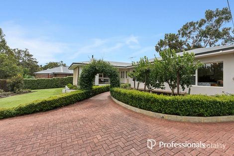 252 Grove Rd, Lesmurdie, WA 6076