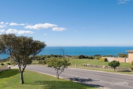 2 Spoon Rocks Rd, Caves Beach, NSW 2281