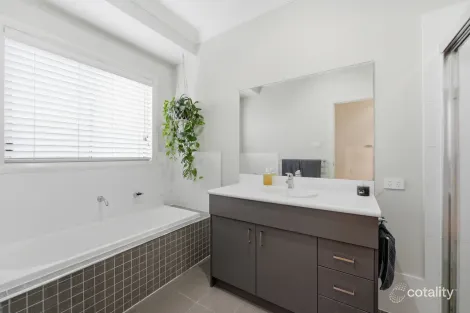 Property photo of 48 Folkes Street Elderslie NSW 2570