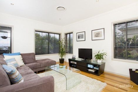 Property photo of 10 Jaraga Circuit Thirroul NSW 2515