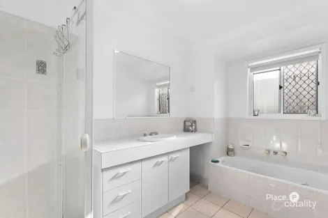 Property photo of 5 Terranora Place Forest Lake QLD 4078