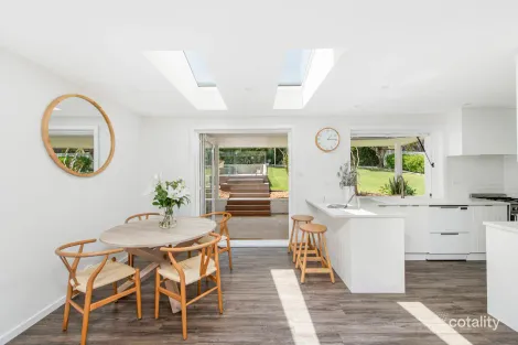 Property photo of 140 Warriewood Road Warriewood NSW 2102