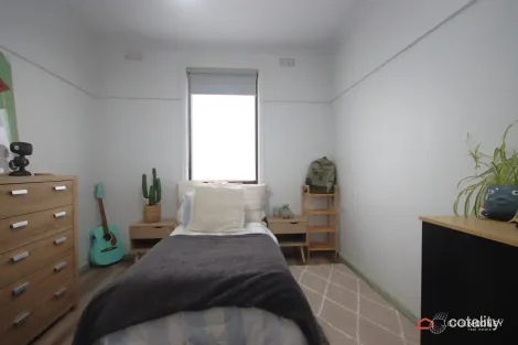 Property photo of 24 Phillip Avenue Mount Austin NSW 2650