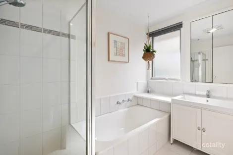 Property photo of 10 Denman Court Sunbury VIC 3429